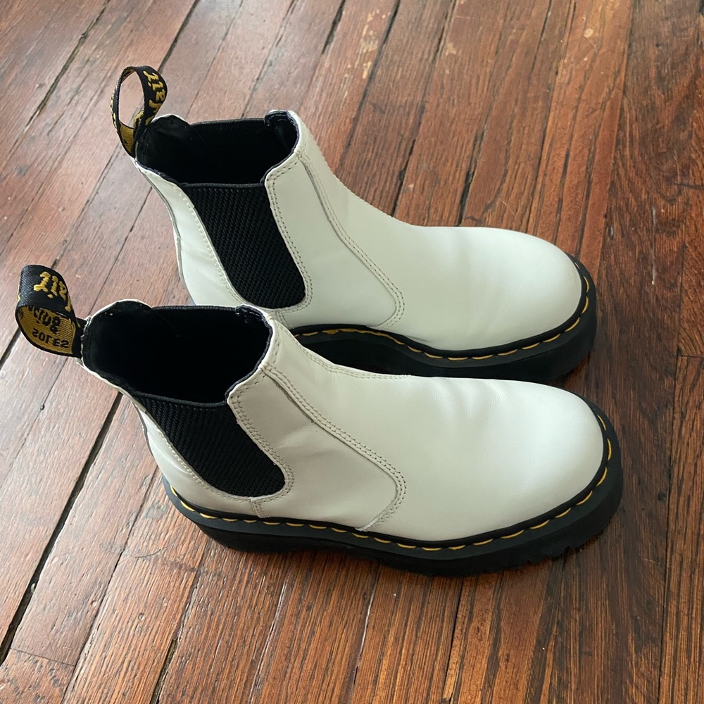 Dr. Martens 2976 White Platform Chelsea Boots Size 6 Womens